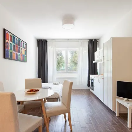 Maison Con Parcheggio Lägenhet